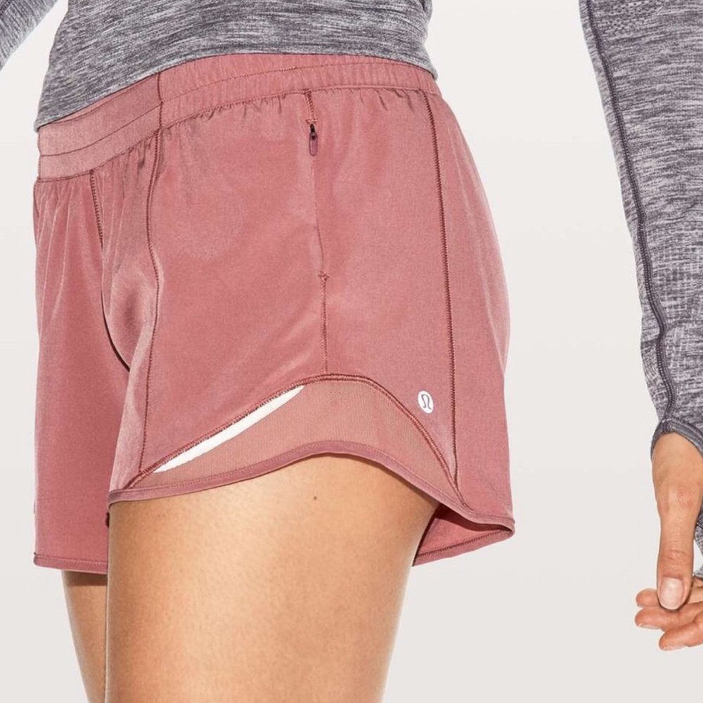 DISCONTINUED & RARE LULULEMON HOTTY HOT II SHORTS